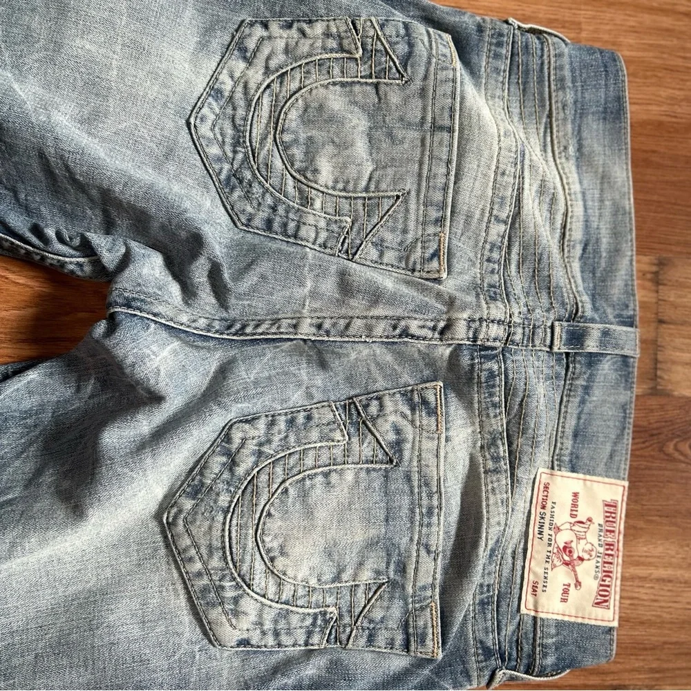 True Religion Women's Gray Straight Leg Jeans - Picture 2 of 8